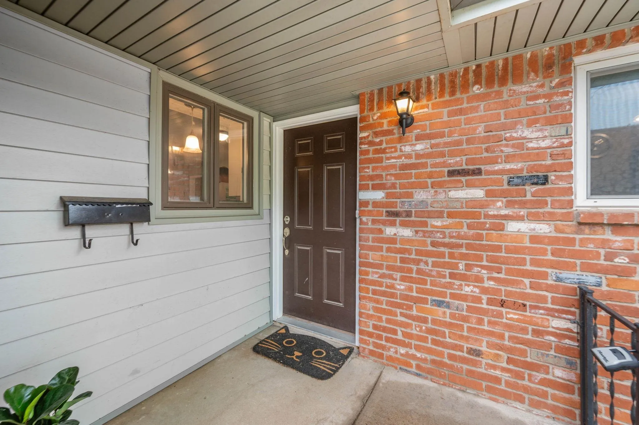 Wichita, Kansas 67212, United States, 3 Bedrooms Bedrooms, ,3 BathroomsBathrooms,Residential,Pending,135509