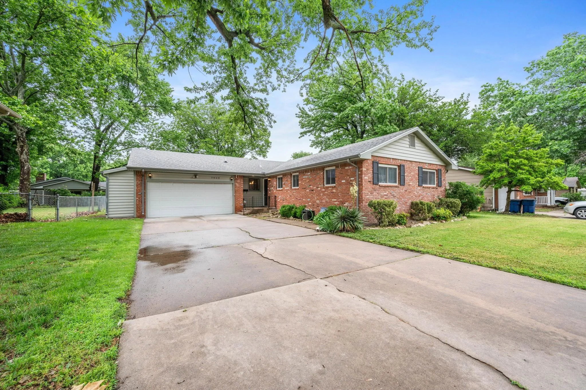 Wichita, Kansas 67212, United States, 3 Bedrooms Bedrooms, ,3 BathroomsBathrooms,Residential,Pending,135509