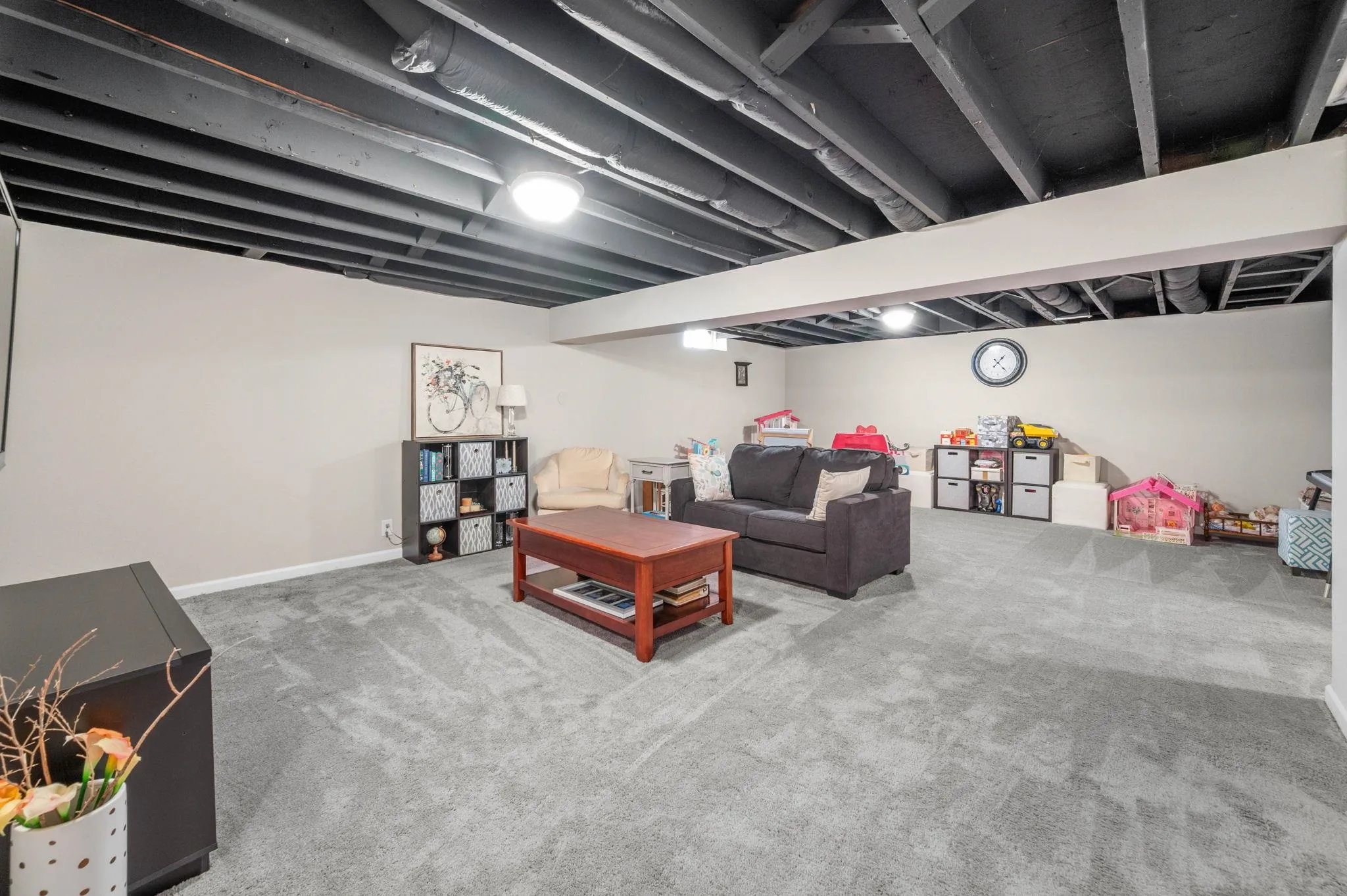 Wichita, Kansas 67212, United States, 3 Bedrooms Bedrooms, ,3 BathroomsBathrooms,Residential,Pending,135509