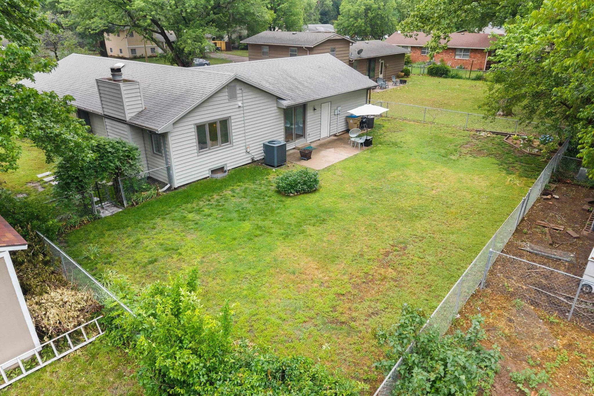 Wichita, Kansas 67212, United States, 3 Bedrooms Bedrooms, ,3 BathroomsBathrooms,Residential,Pending,135509