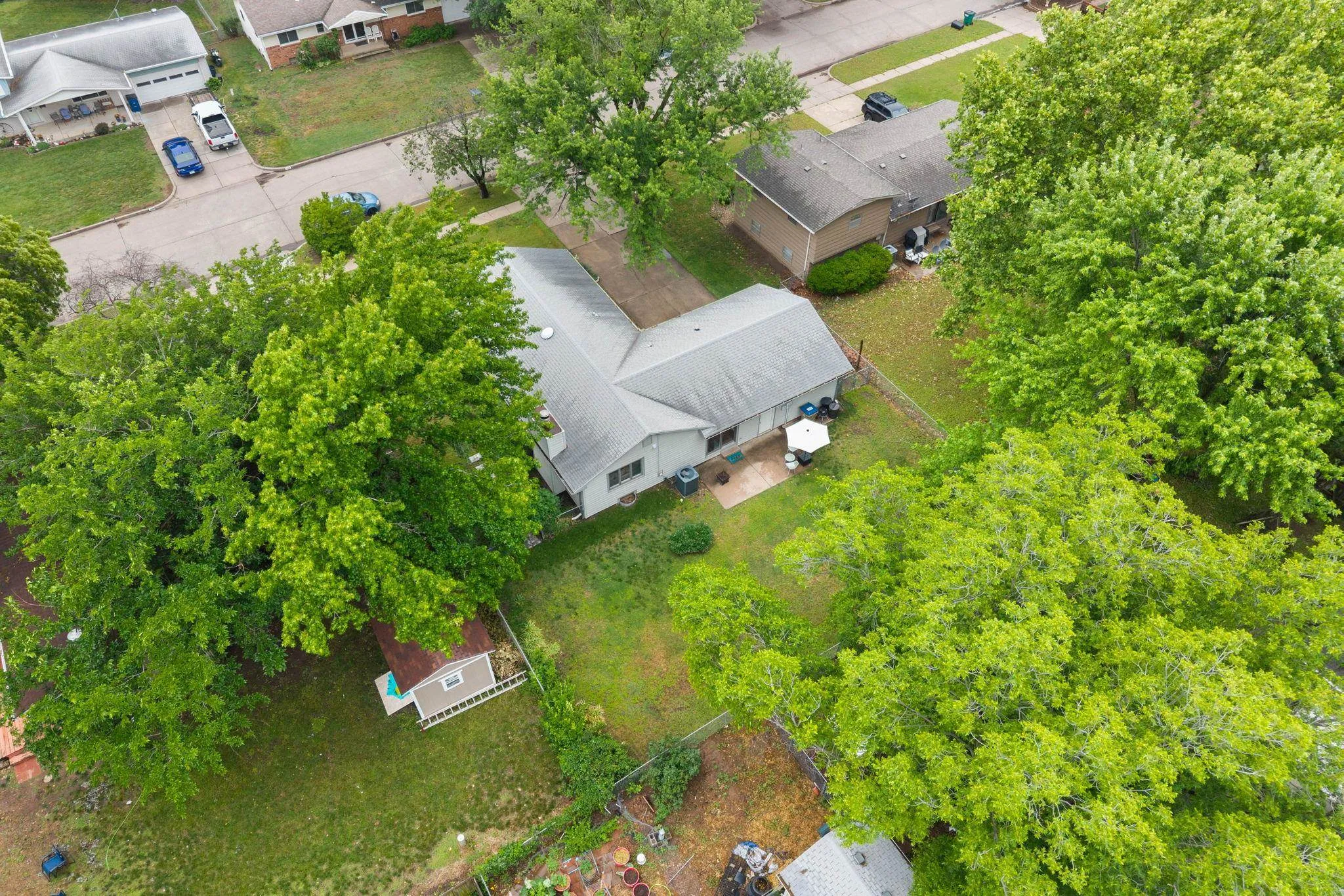 Wichita, Kansas 67212, United States, 3 Bedrooms Bedrooms, ,3 BathroomsBathrooms,Residential,Pending,135509