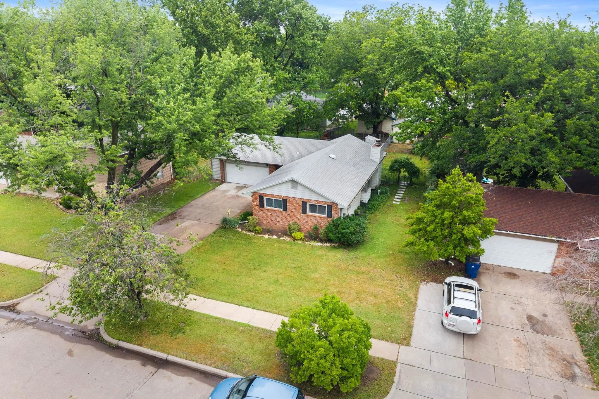 Wichita, Kansas 67212, United States, 3 Bedrooms Bedrooms, ,3 BathroomsBathrooms,Residential,Pending,135509