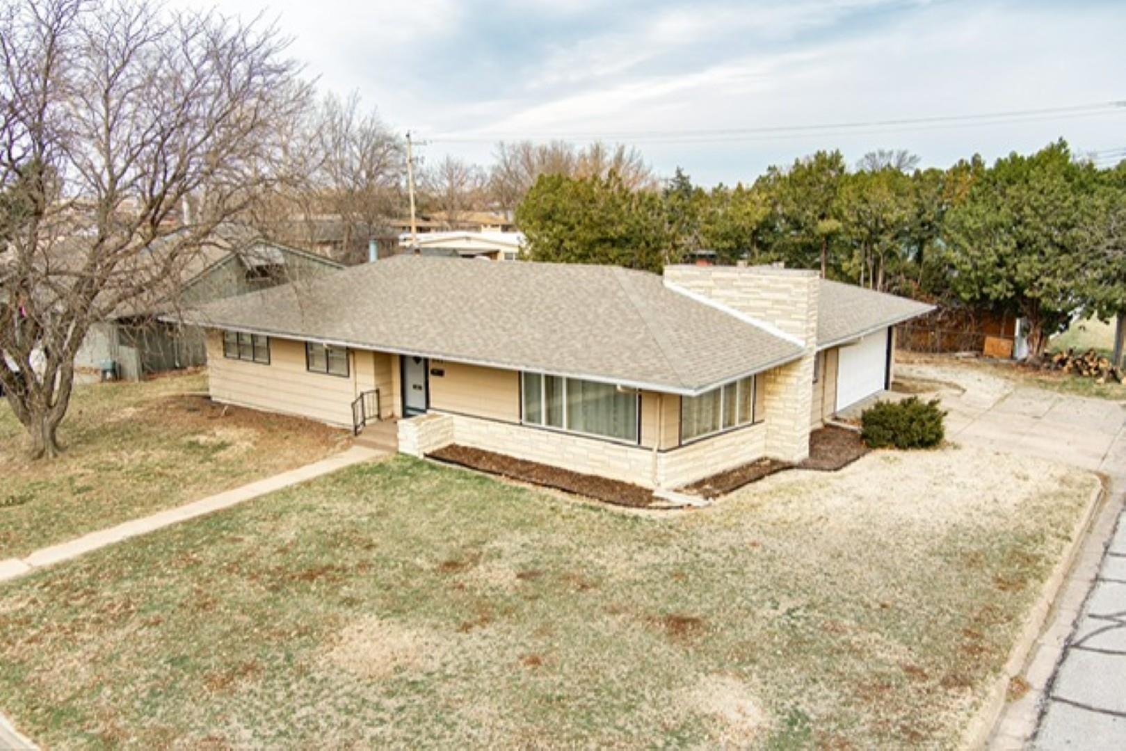 843 Mellinger Dr, Salina, Kansas image 1