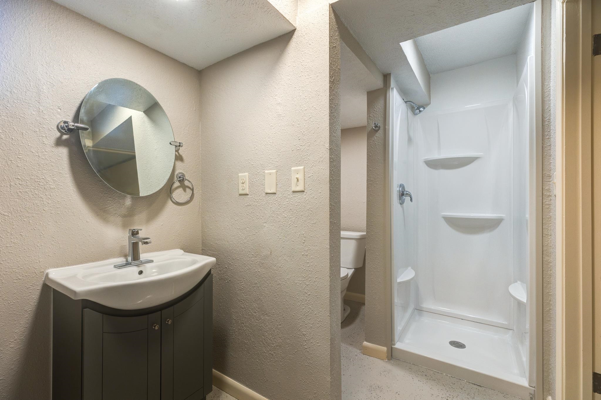 619 Guernsey Dr, Salina, Kansas image 26