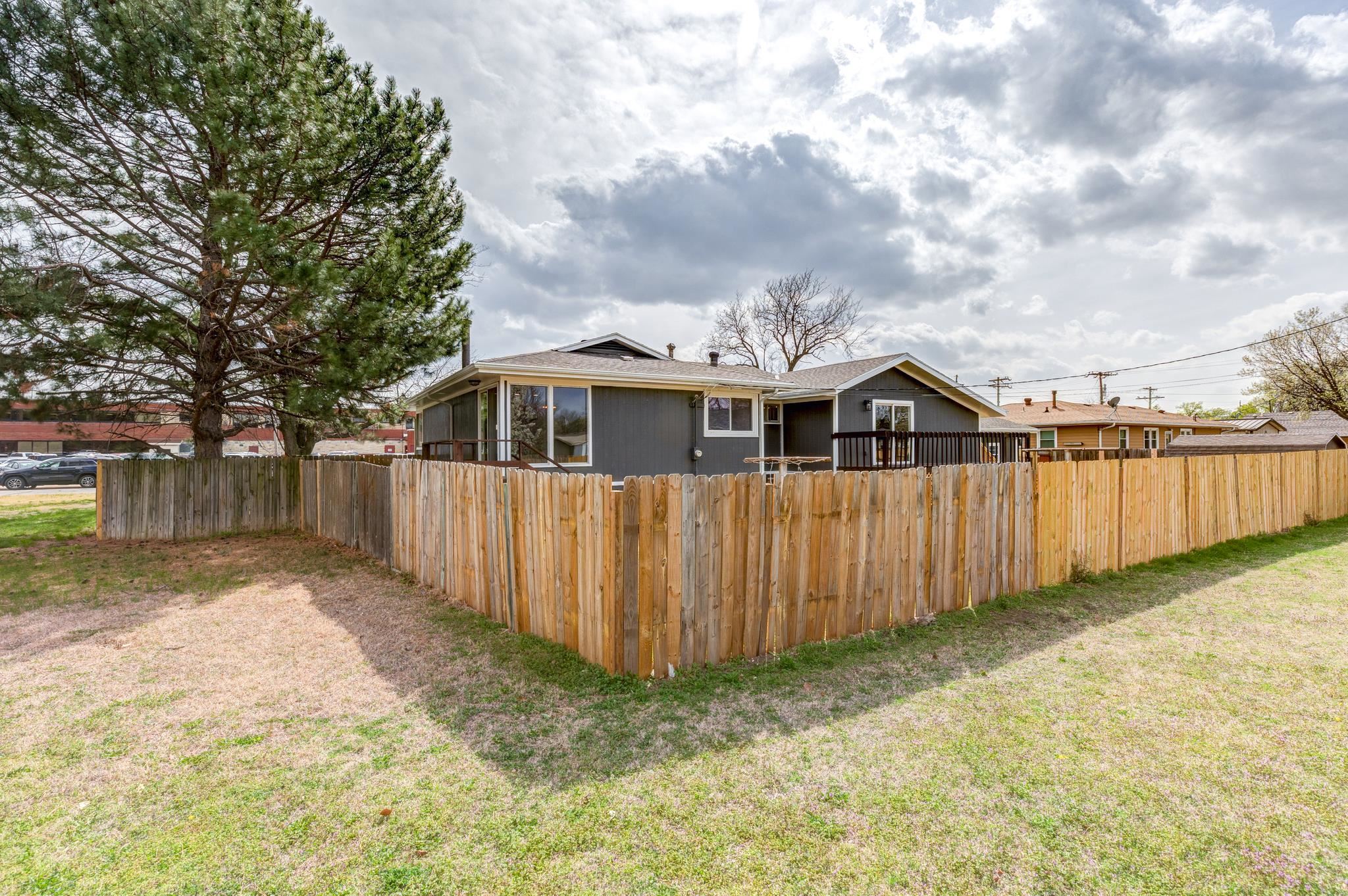 619 Guernsey Dr, Salina, Kansas image 33