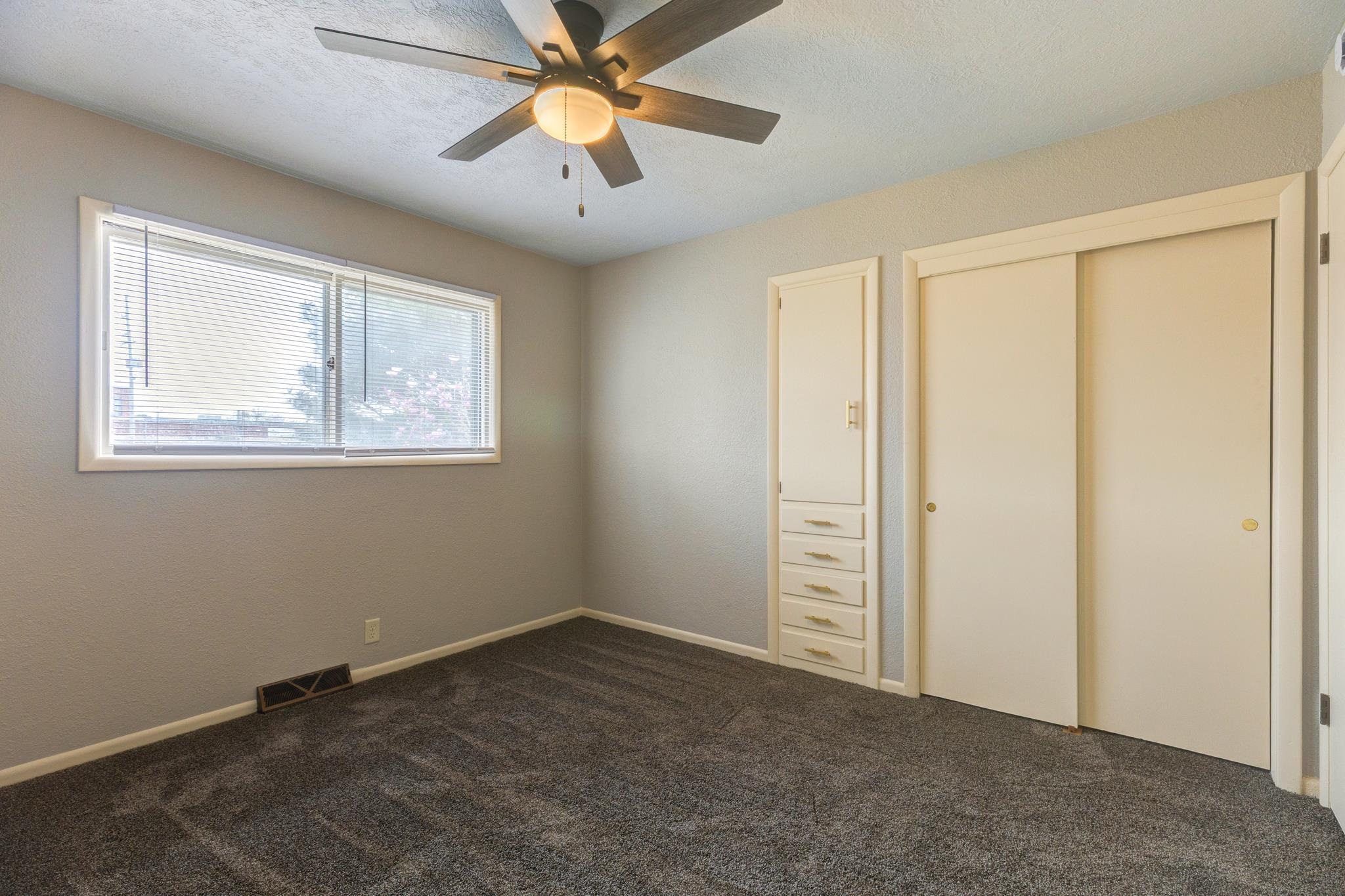 619 Guernsey Dr, Salina, Kansas image 15