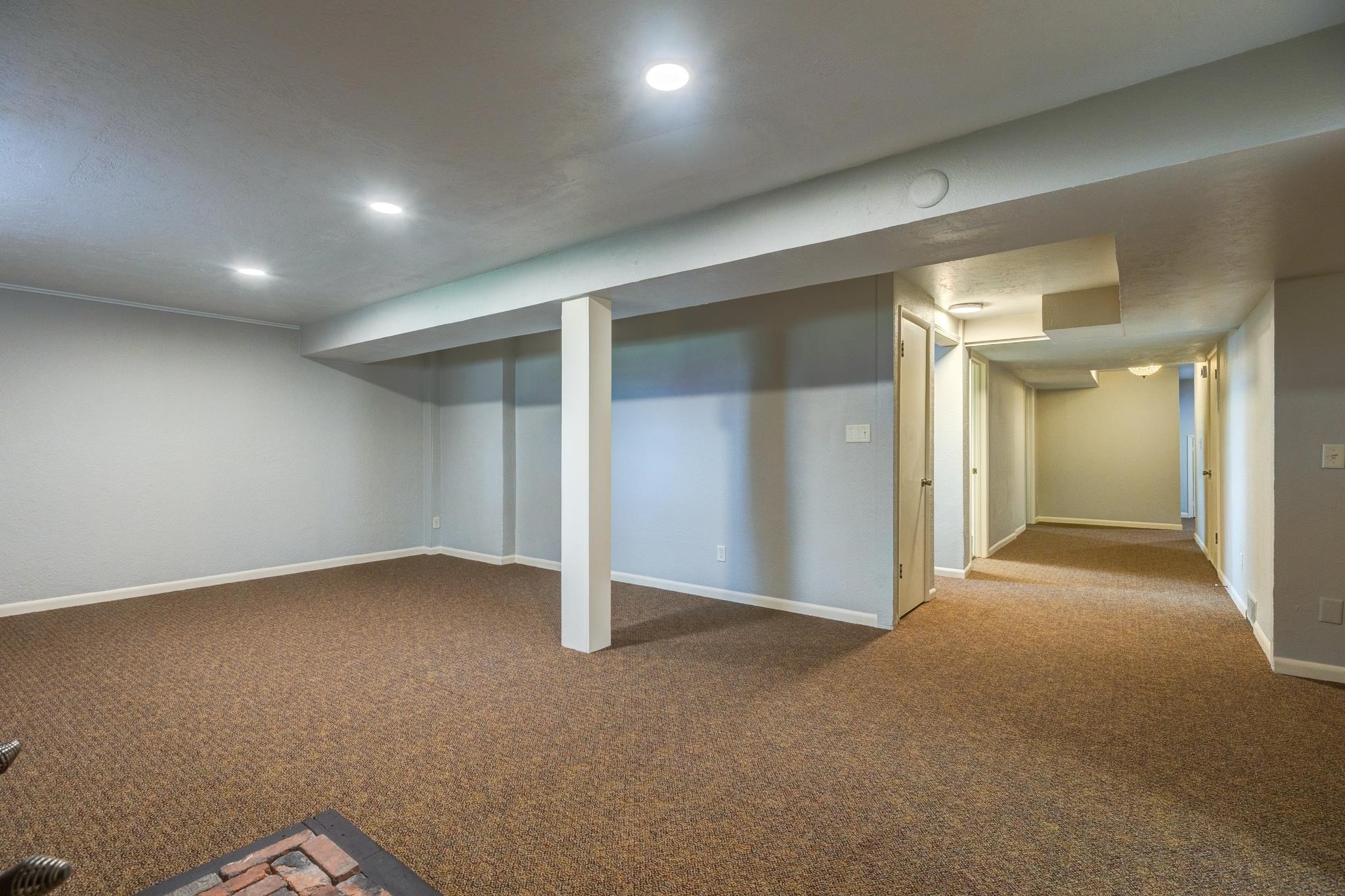 619 Guernsey Dr, Salina, Kansas image 28