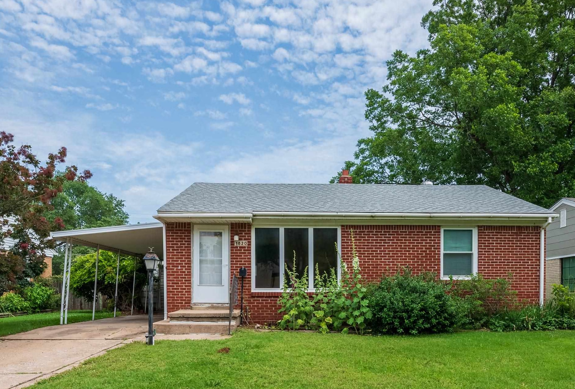 1820 S Pinecrest Ave.