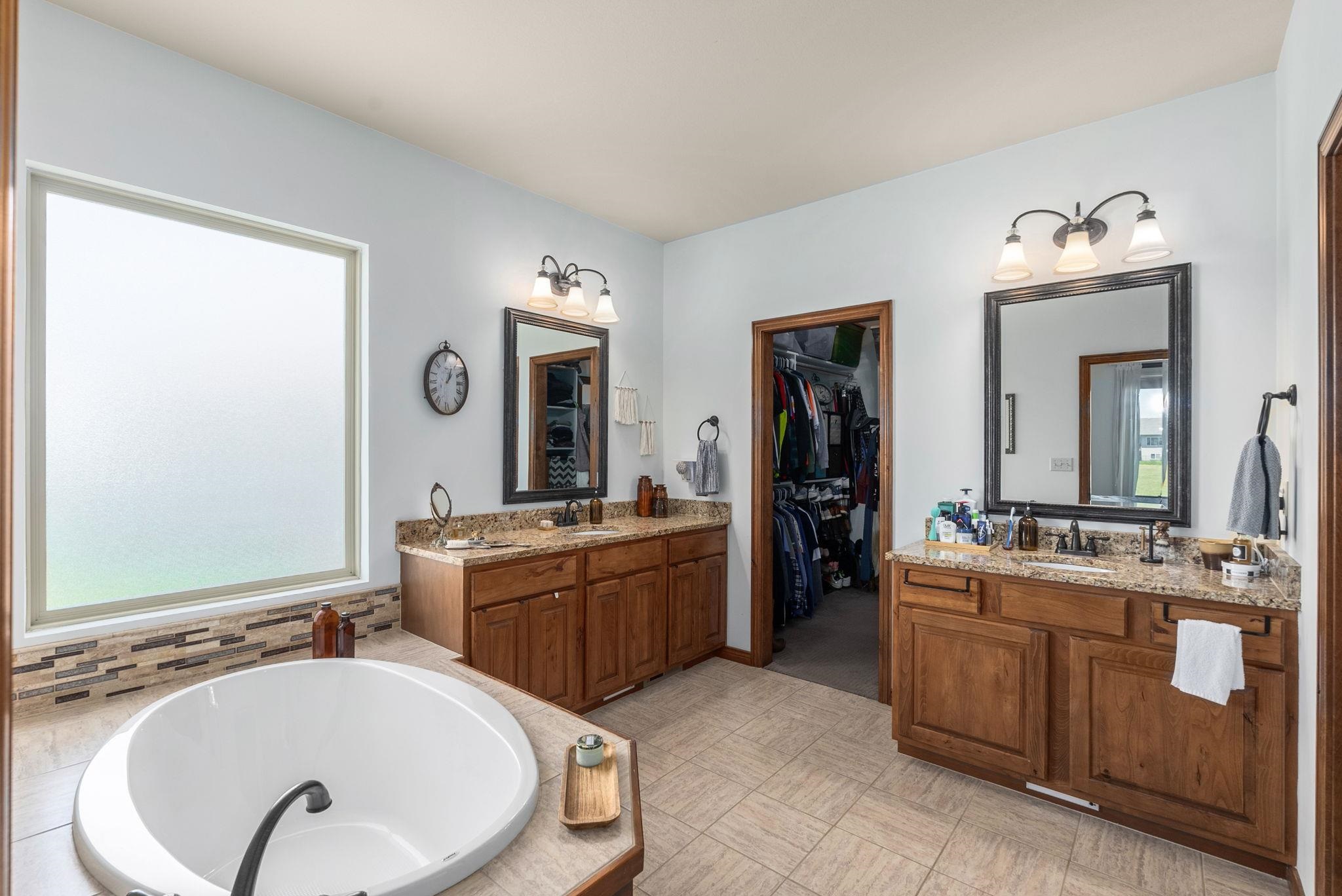 602 E Stone Lake Cir, Augusta, Kansas image 14