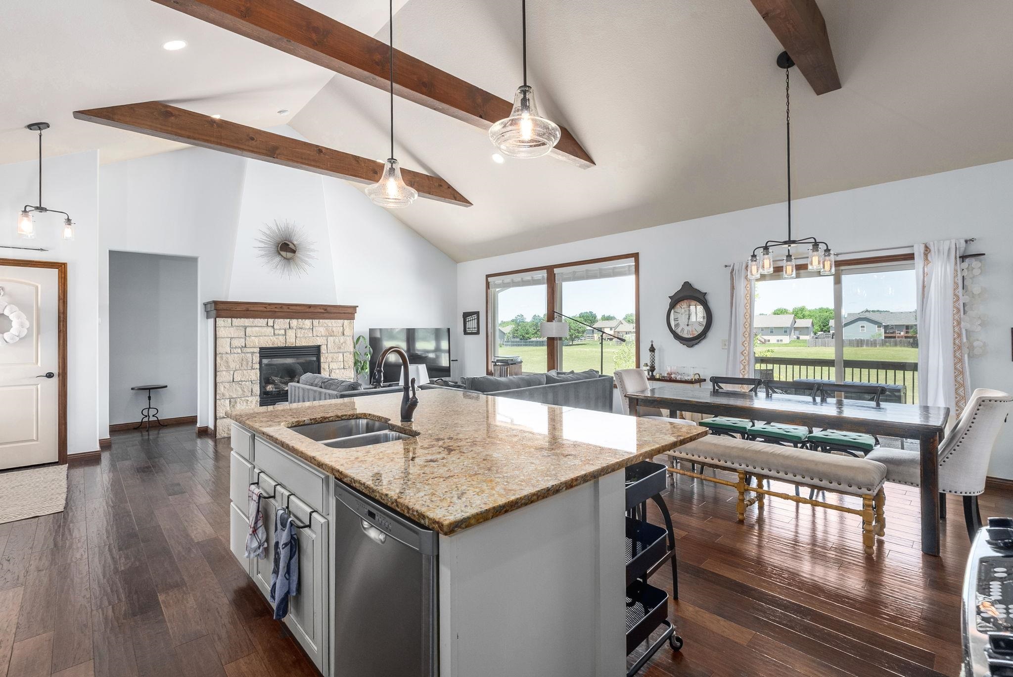 602 E Stone Lake Cir, Augusta, Kansas image 11