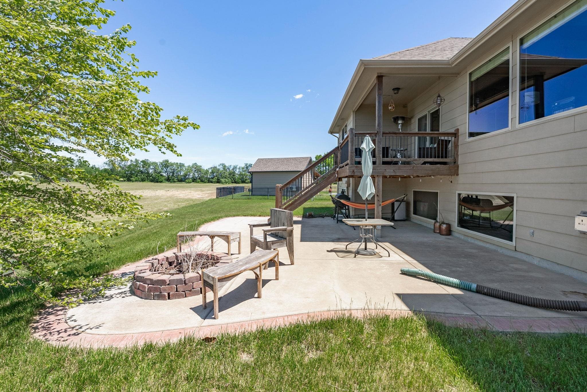 602 E Stone Lake Cir, Augusta, Kansas image 32