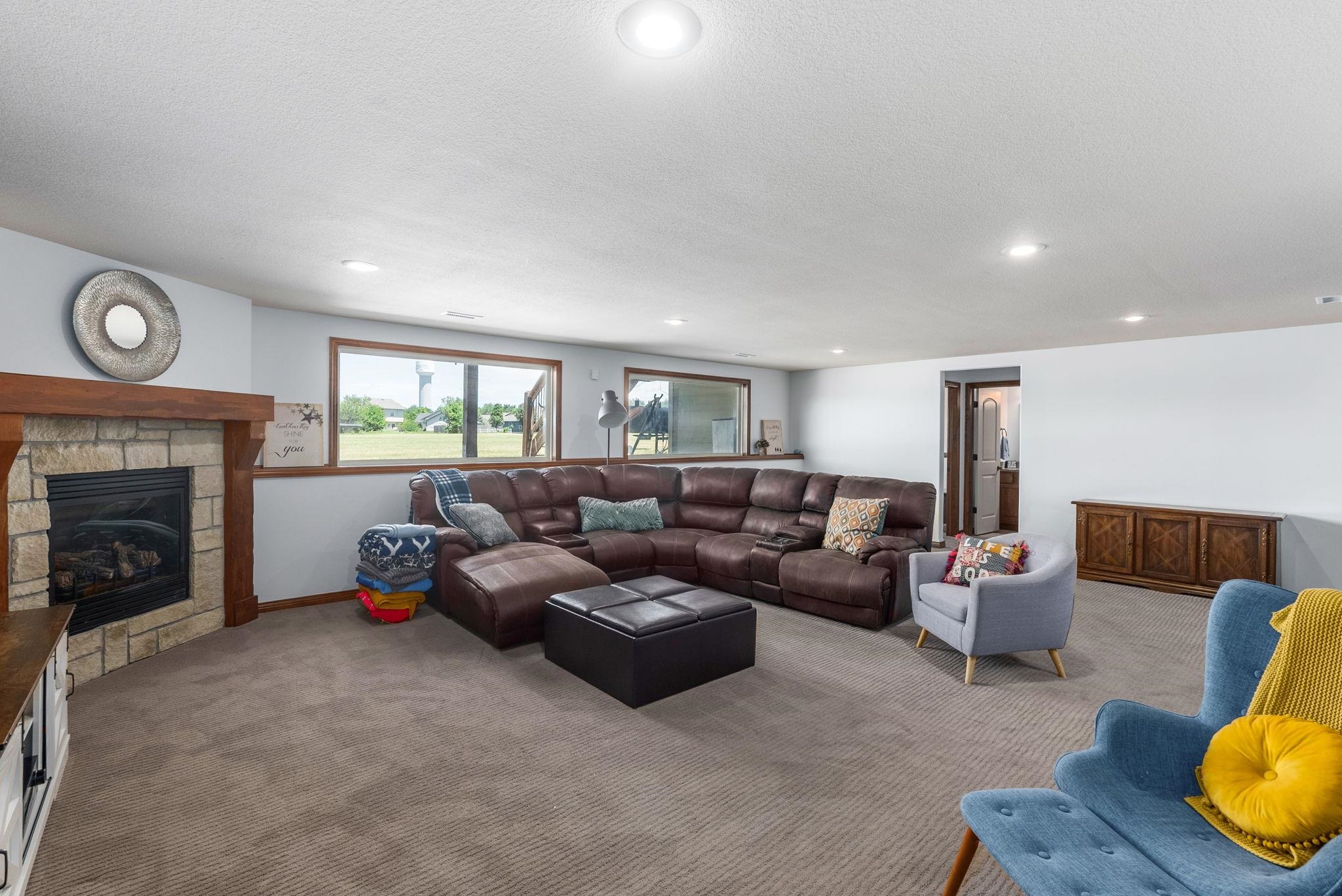 602 E Stone Lake Cir, Augusta, Kansas image 21