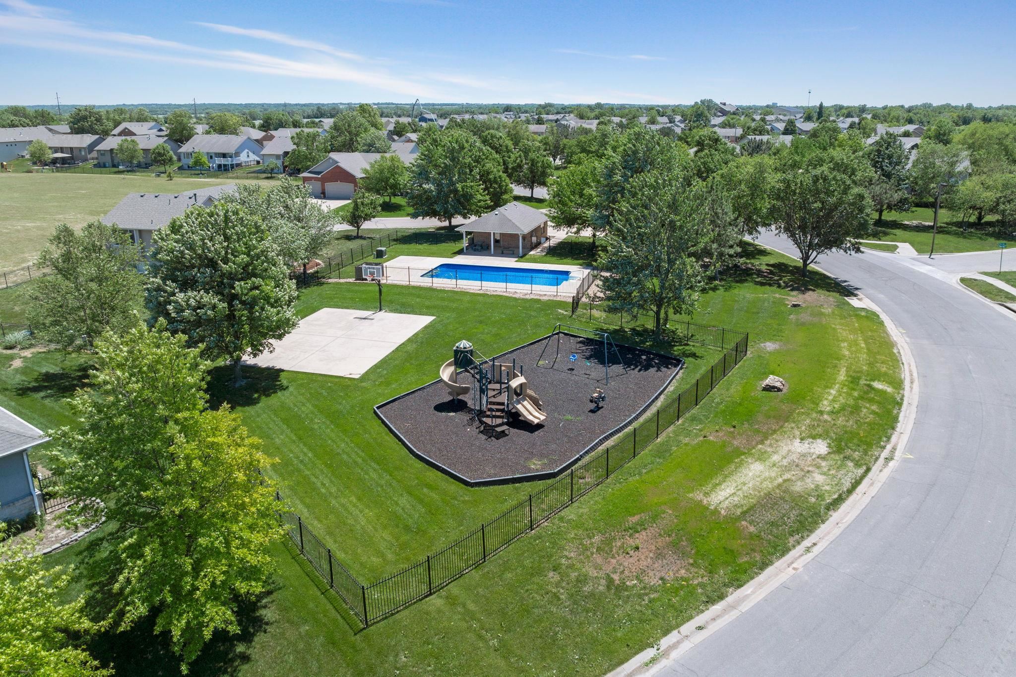 602 E Stone Lake Cir, Augusta, Kansas image 34