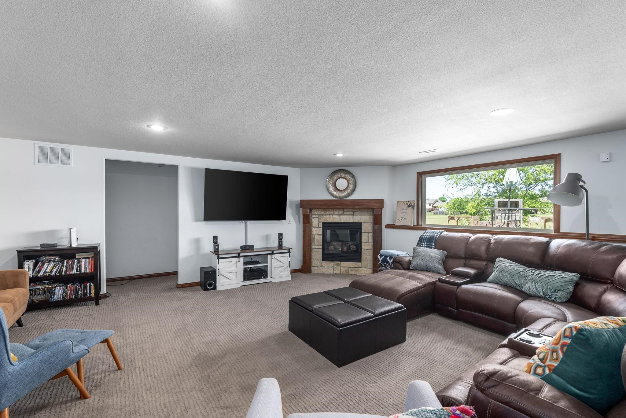 602 E Stone Lake Cir, Augusta, Kansas image 20
