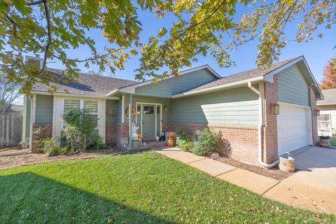 Homes For Sale - 923 Clover Ln<br/> Valley Center, KS 67147