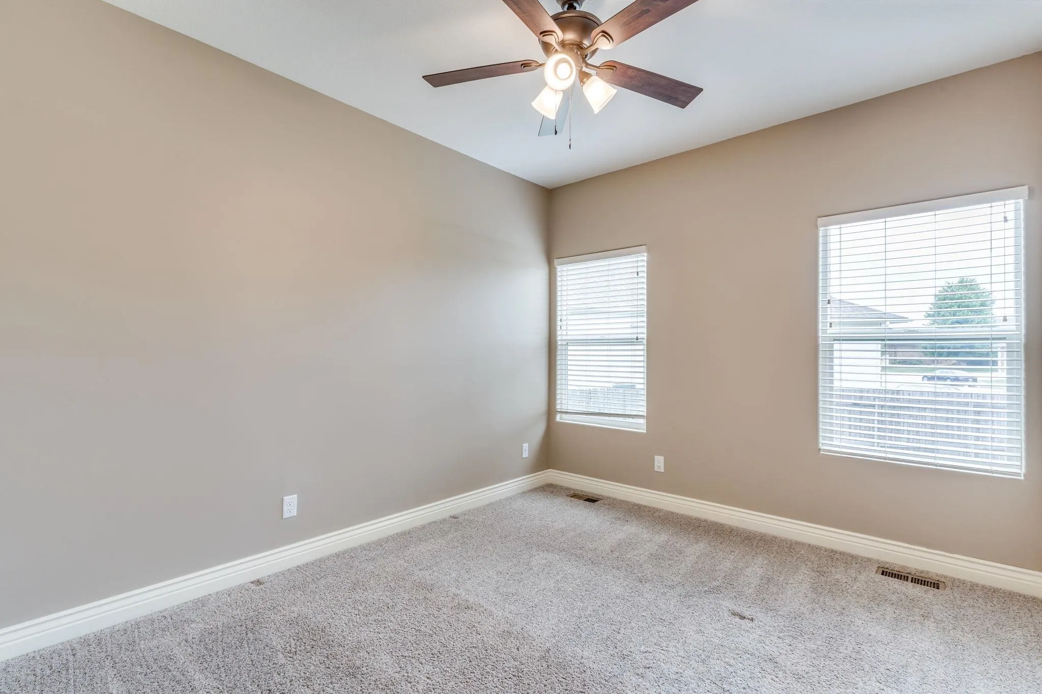 Park City, Kansas 67147, United States, 6 Bedrooms Bedrooms, ,4 BathroomsBathrooms,Residential,Active,175162