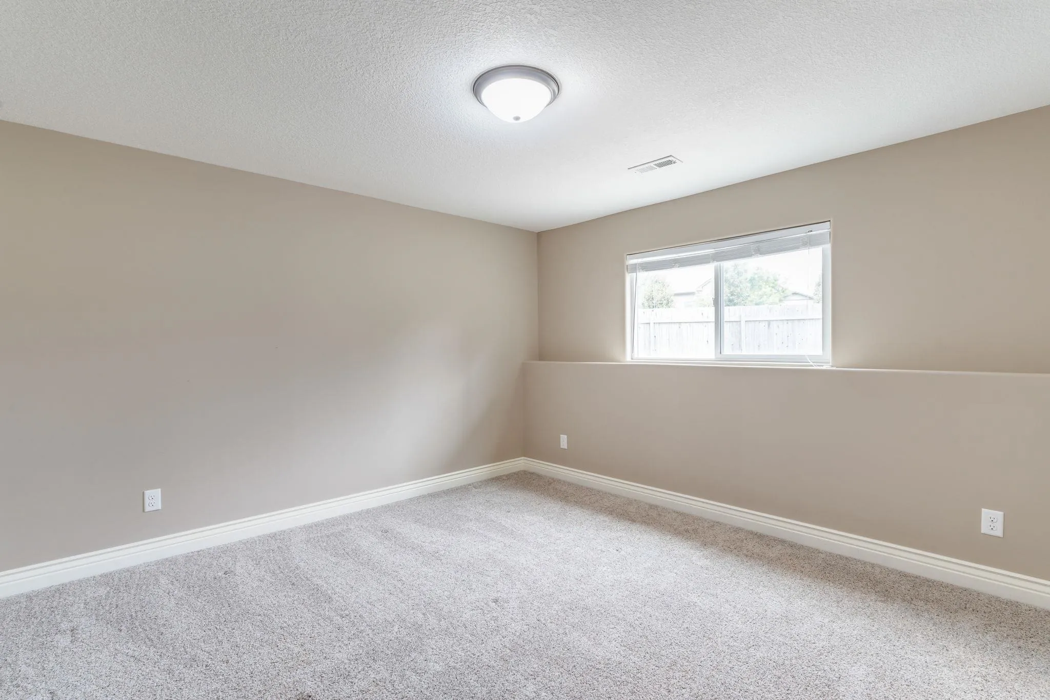 Park City, Kansas 67147, United States, 6 Bedrooms Bedrooms, ,4 BathroomsBathrooms,Residential,Active,175162