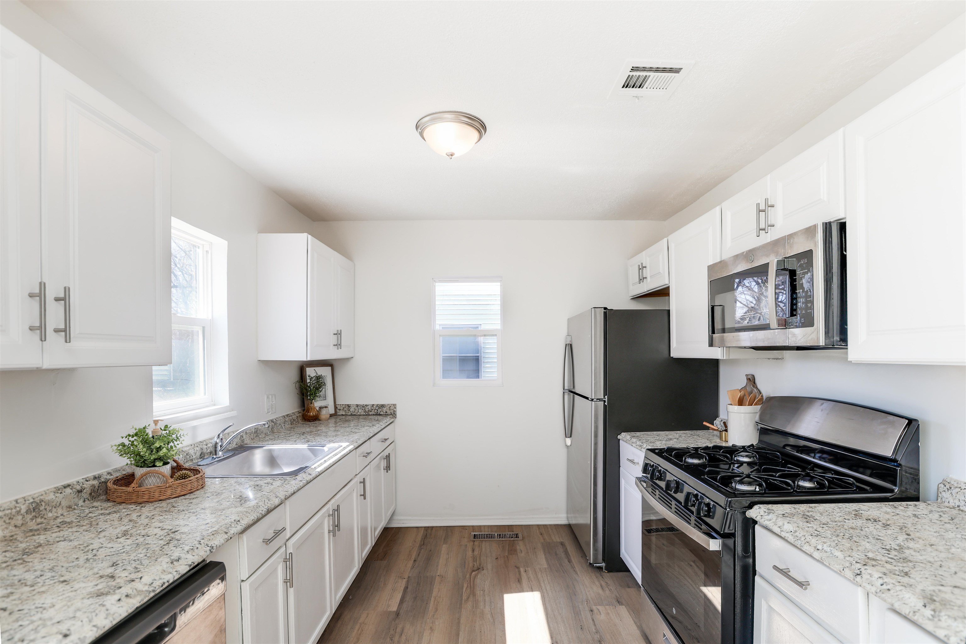 1309 E Charleston Dr, Park City, Kansas image 12