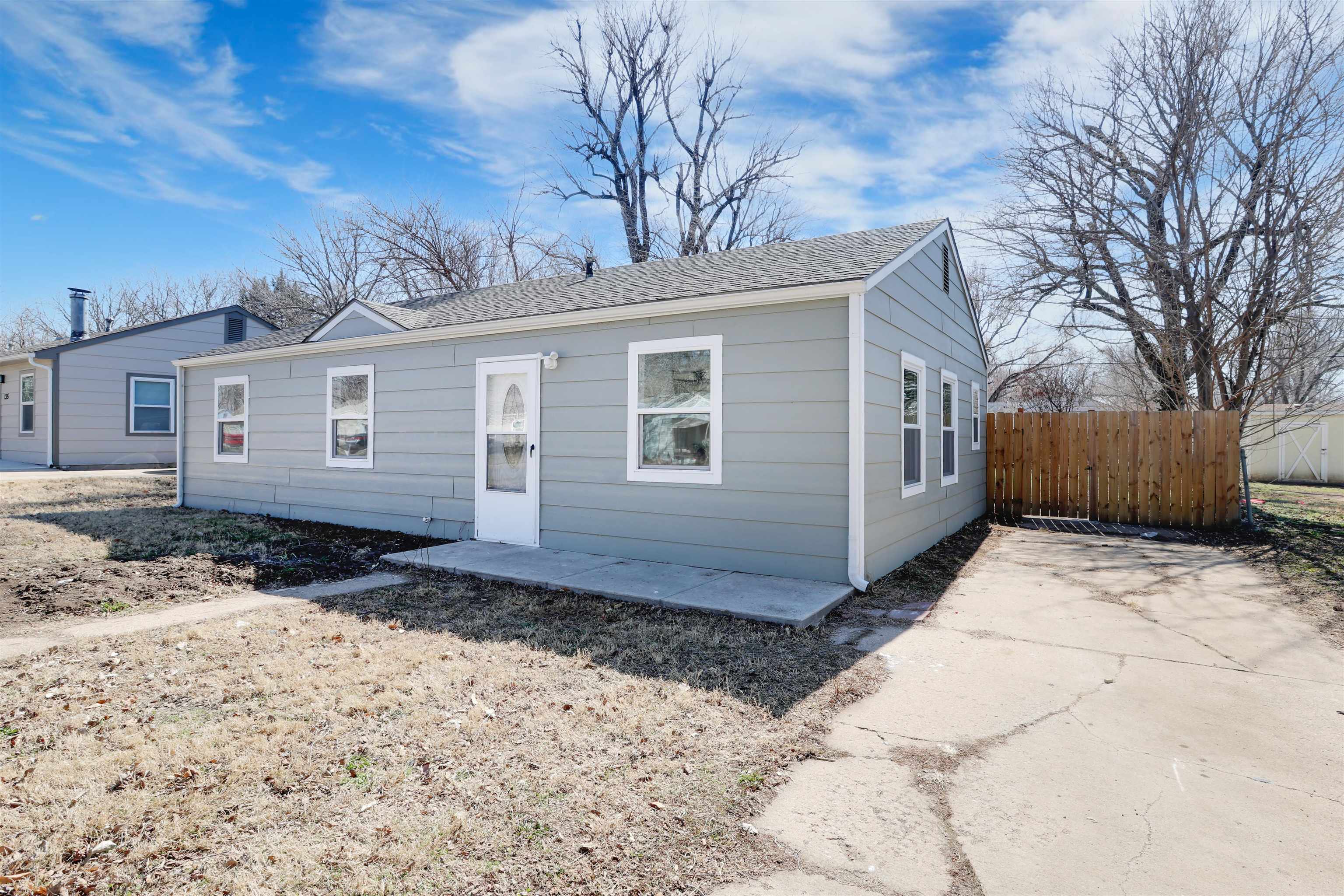 1309 E Charleston Dr, Park City, Kansas image 2