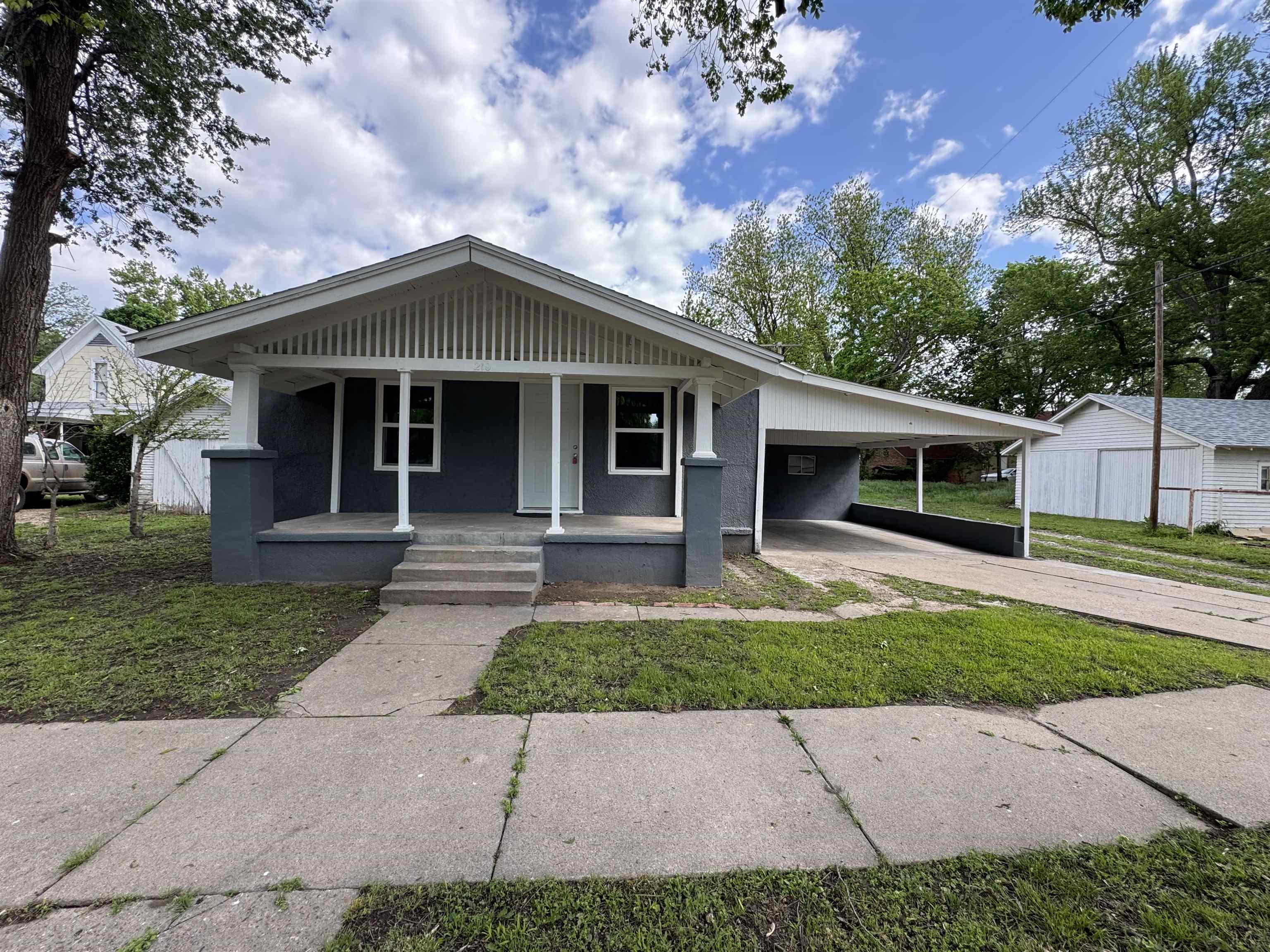 210 E Quincy Ave, Arkansas City, Kansas image 1