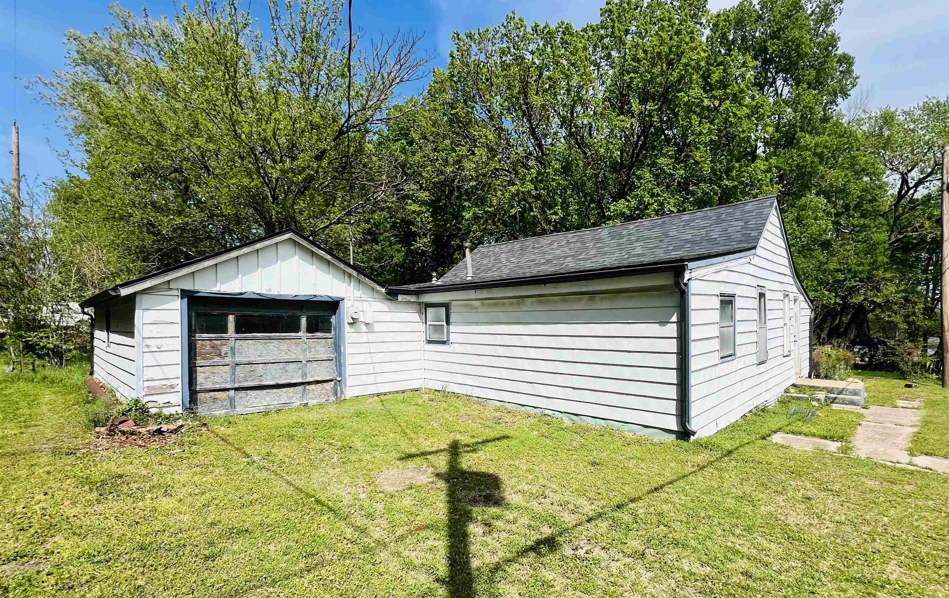 6 Cherry St, Marion, Kansas image 2