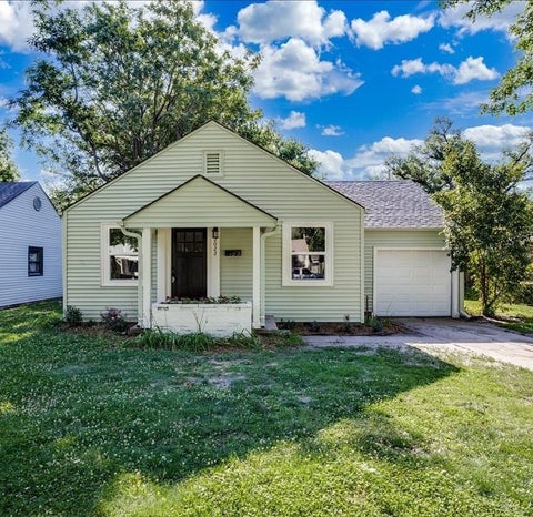 Homes For Sale - 2022 N Woodland Ave<br/> Wichita, KS 67203