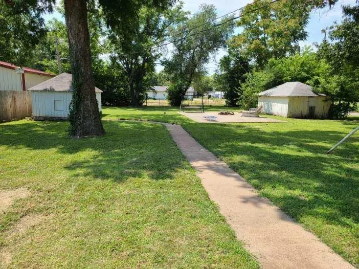 Winfield, Kansas 67156, United States, 3 Bedrooms Bedrooms, ,1 BathroomBathrooms,Residential,Active,189091