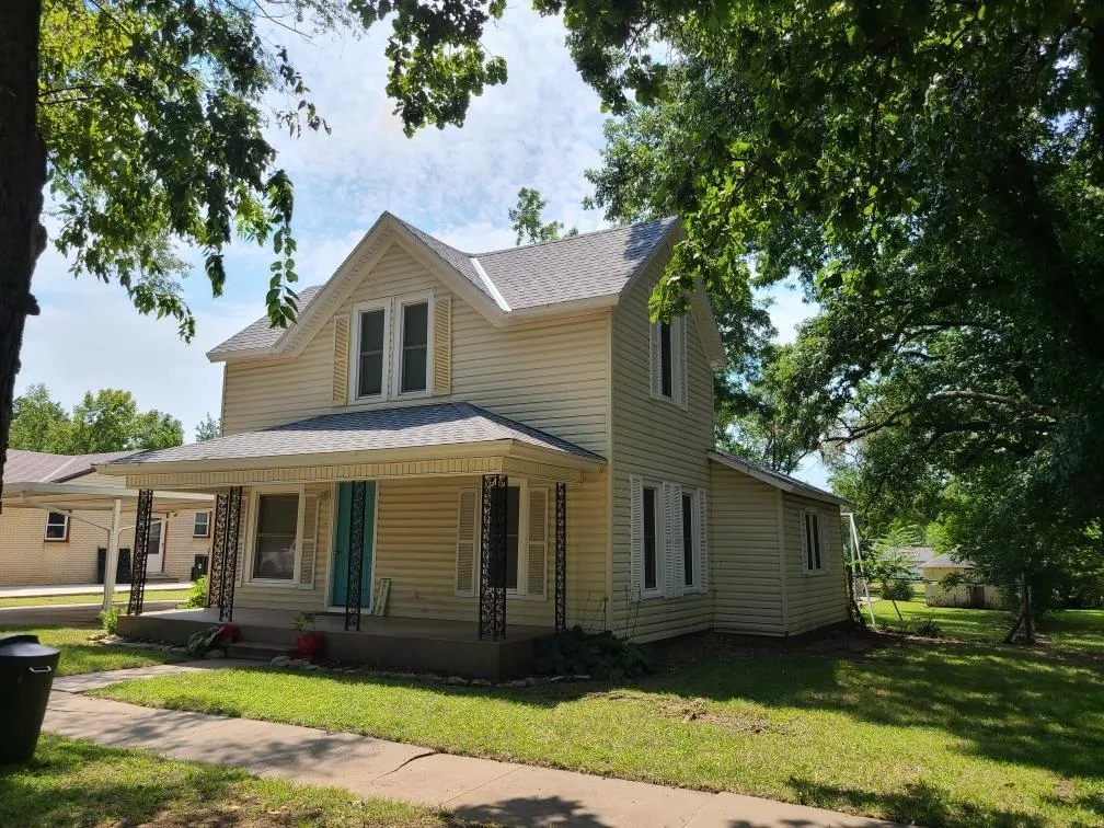 Winfield, Kansas 67156, United States, 3 Bedrooms Bedrooms, ,1 BathroomBathrooms,Residential,Active,189091