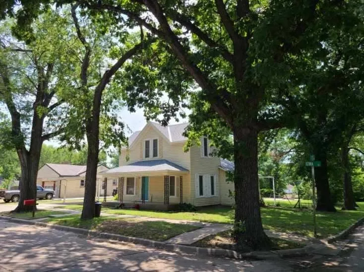 Winfield, Kansas 67156, United States, 3 Bedrooms Bedrooms, ,1 BathroomBathrooms,Residential,Active,189091