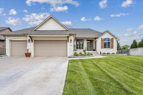 Homes For Sale - 1315 S City View Cir<br/> Wichita, KS 67235