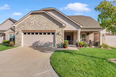 Townhouse For Sale - 9685 W Village Place<br/> Maize, KS 67101