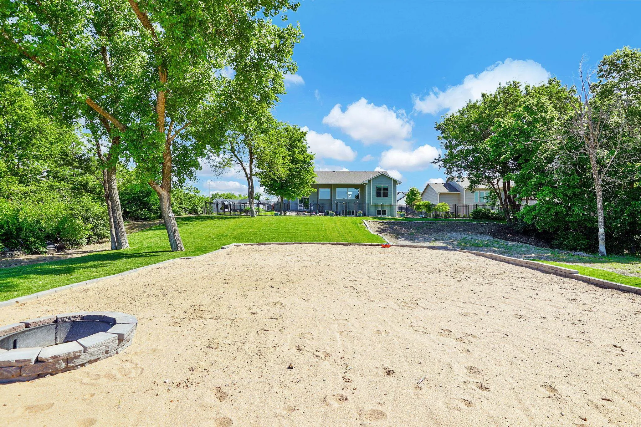 Derby, Kansas 67037, United States, 4 Bedrooms Bedrooms, ,4 BathroomsBathrooms,Residential,Active,128702