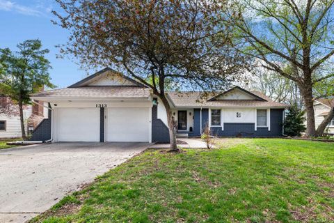 Townhouse For Sale - 1313 E Blue Spruce Rd<br/> Derby, KS 67037