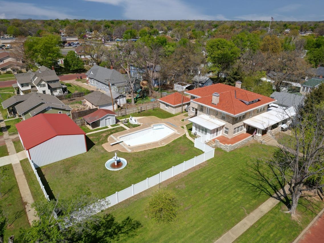 411 N B St, Arkansas City, Kansas image 1