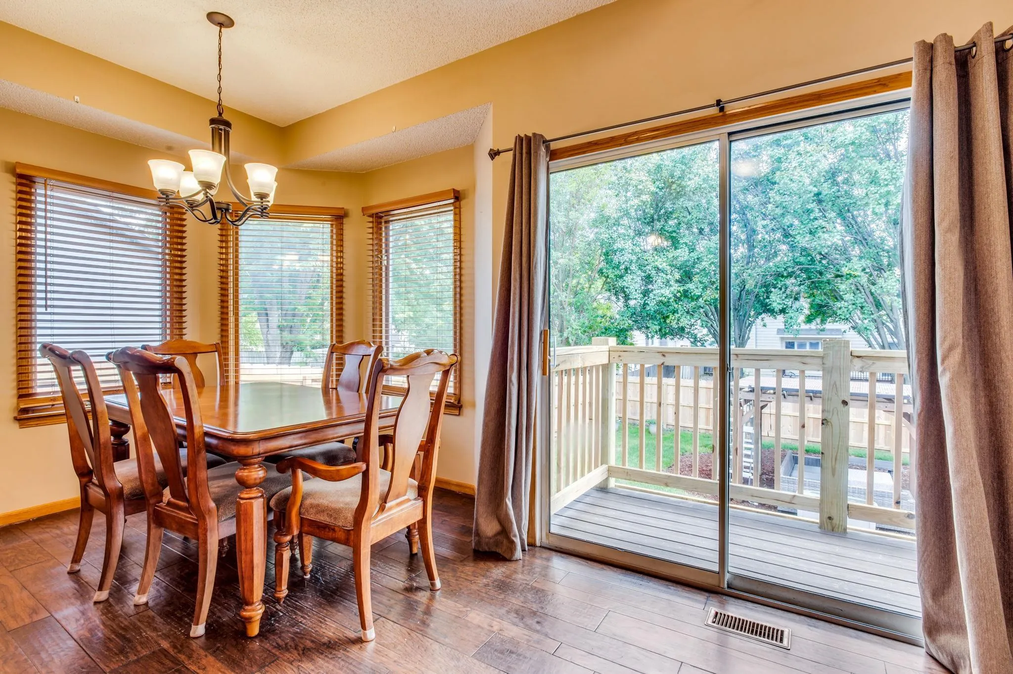 Wichita, Kansas 67212, United States, 5 Bedrooms Bedrooms, ,3 BathroomsBathrooms,Residential,Active,150500