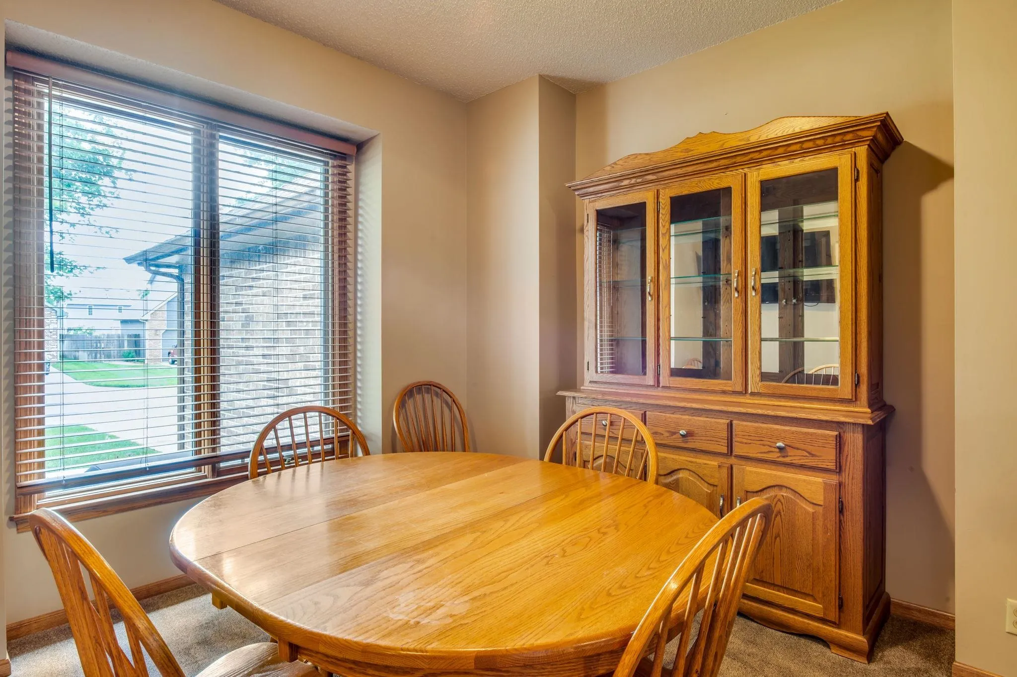 Wichita, Kansas 67212, United States, 5 Bedrooms Bedrooms, ,3 BathroomsBathrooms,Residential,Active,150500