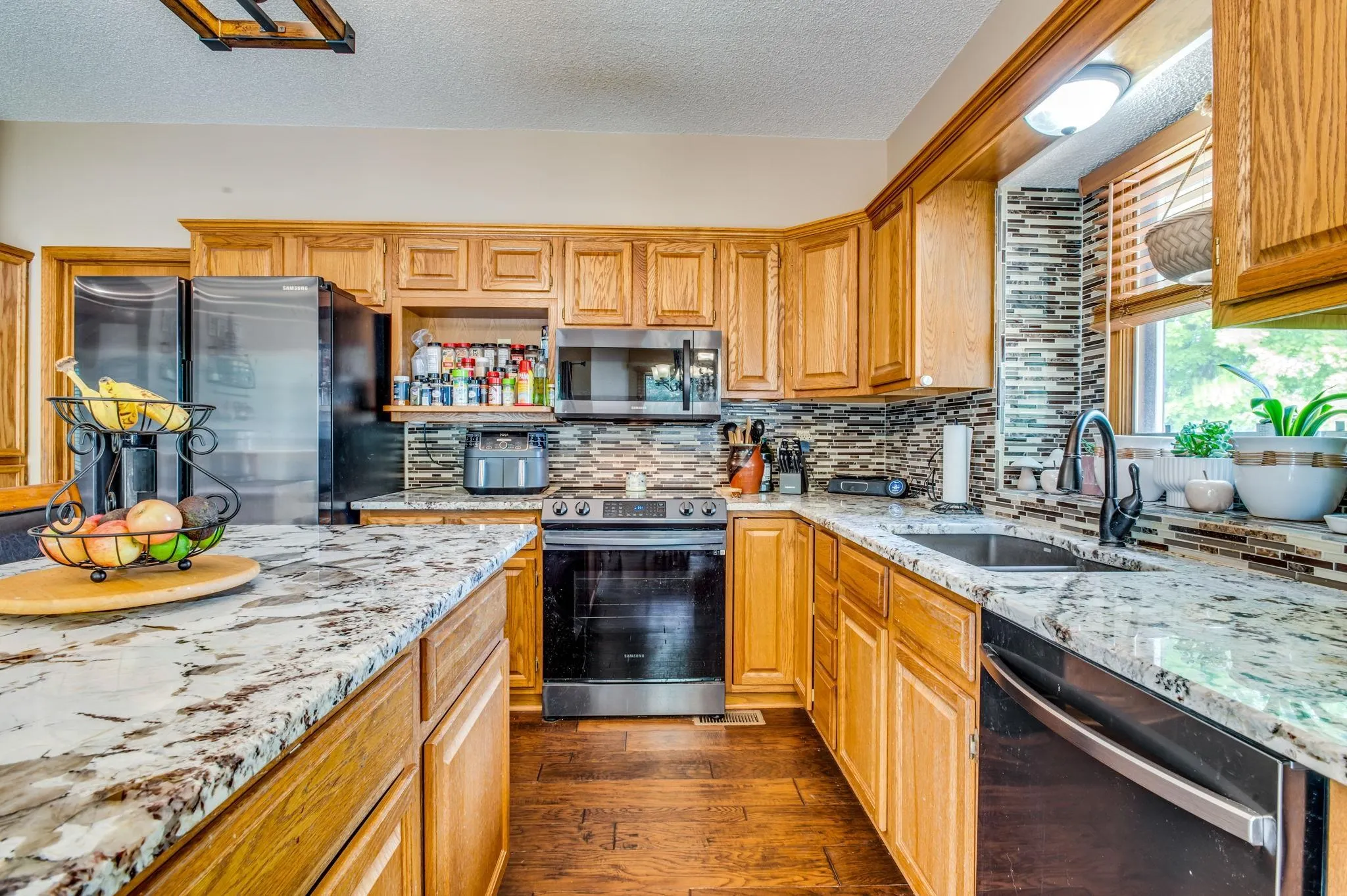 Wichita, Kansas 67212, United States, 5 Bedrooms Bedrooms, ,3 BathroomsBathrooms,Residential,Active,150500