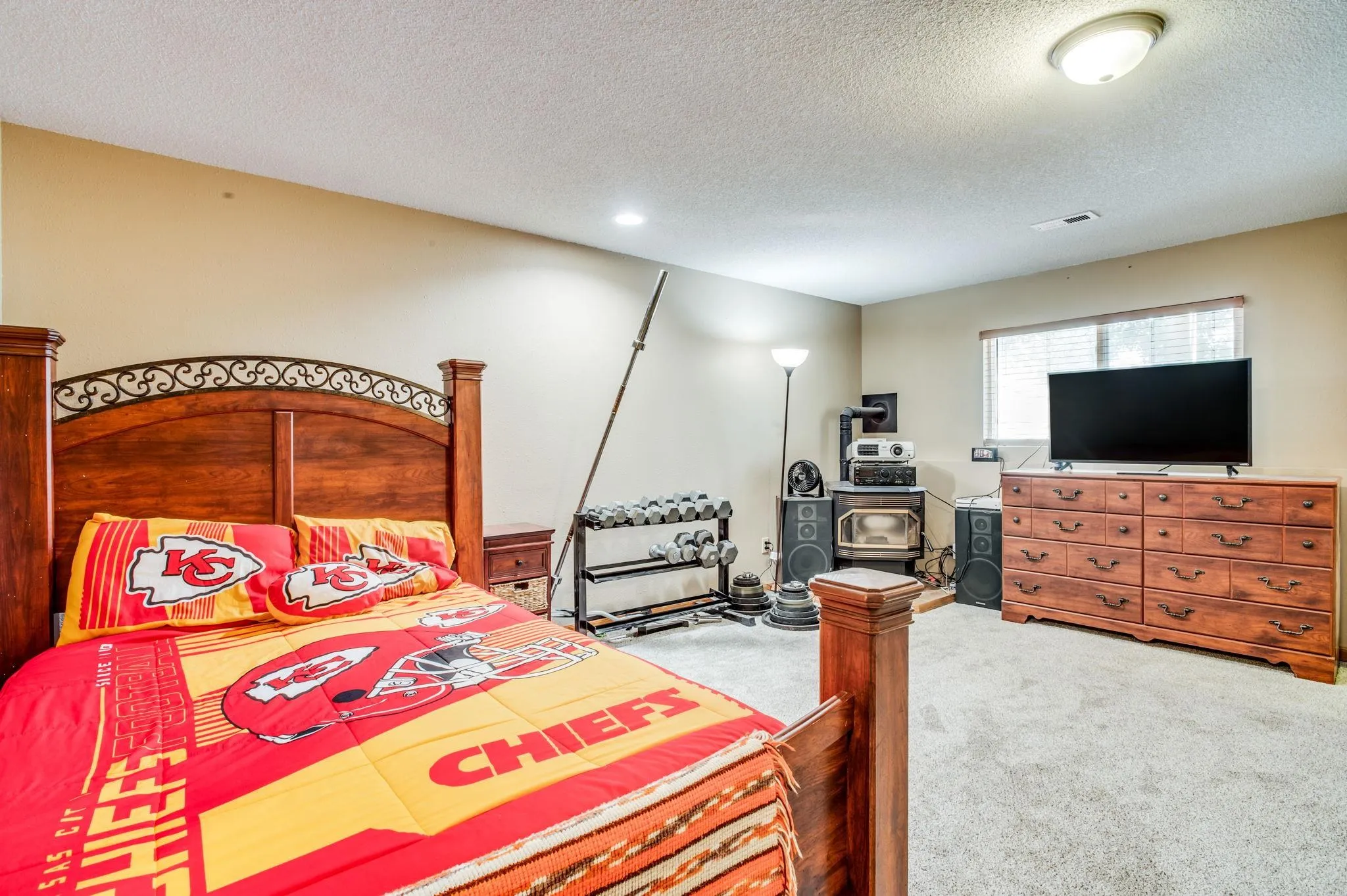 Wichita, Kansas 67212, United States, 5 Bedrooms Bedrooms, ,3 BathroomsBathrooms,Residential,Active,150500