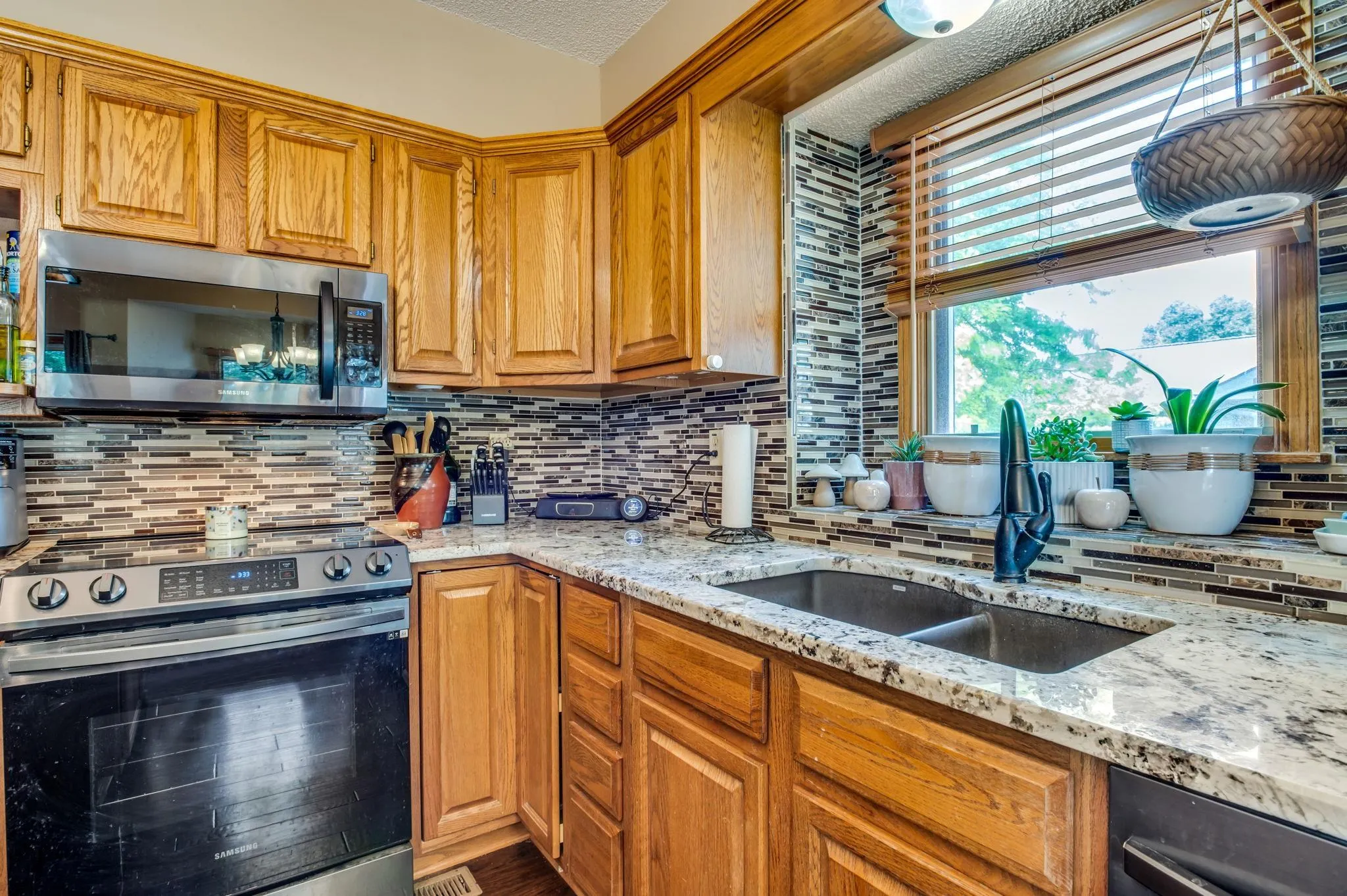 Wichita, Kansas 67212, United States, 5 Bedrooms Bedrooms, ,3 BathroomsBathrooms,Residential,Active,150500