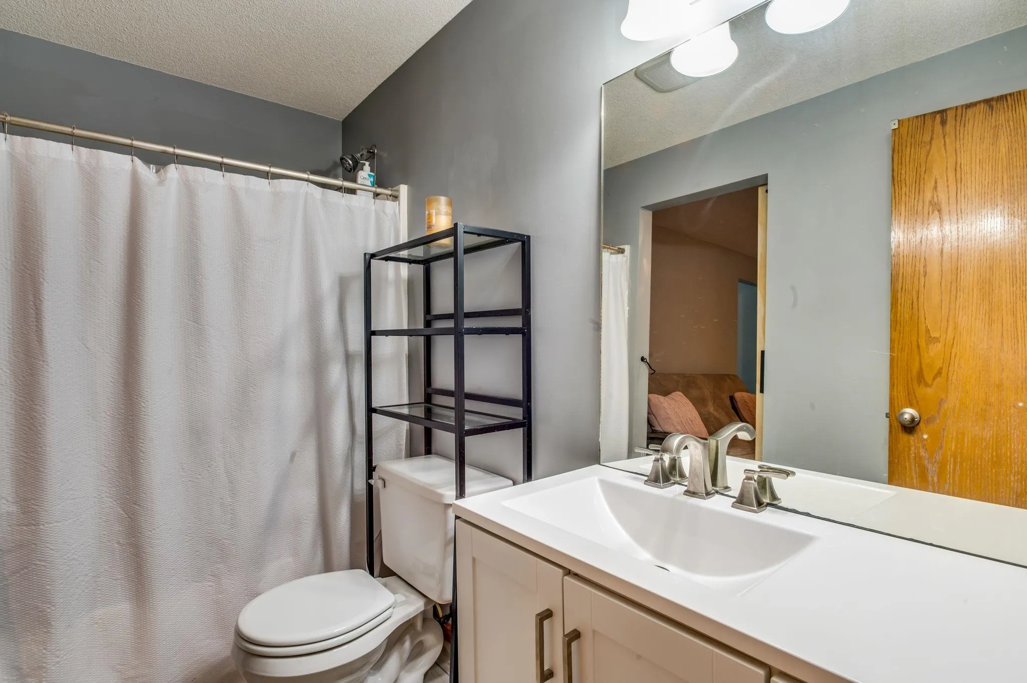 Wichita, Kansas 67212, United States, 5 Bedrooms Bedrooms, ,3 BathroomsBathrooms,Residential,Active,150500