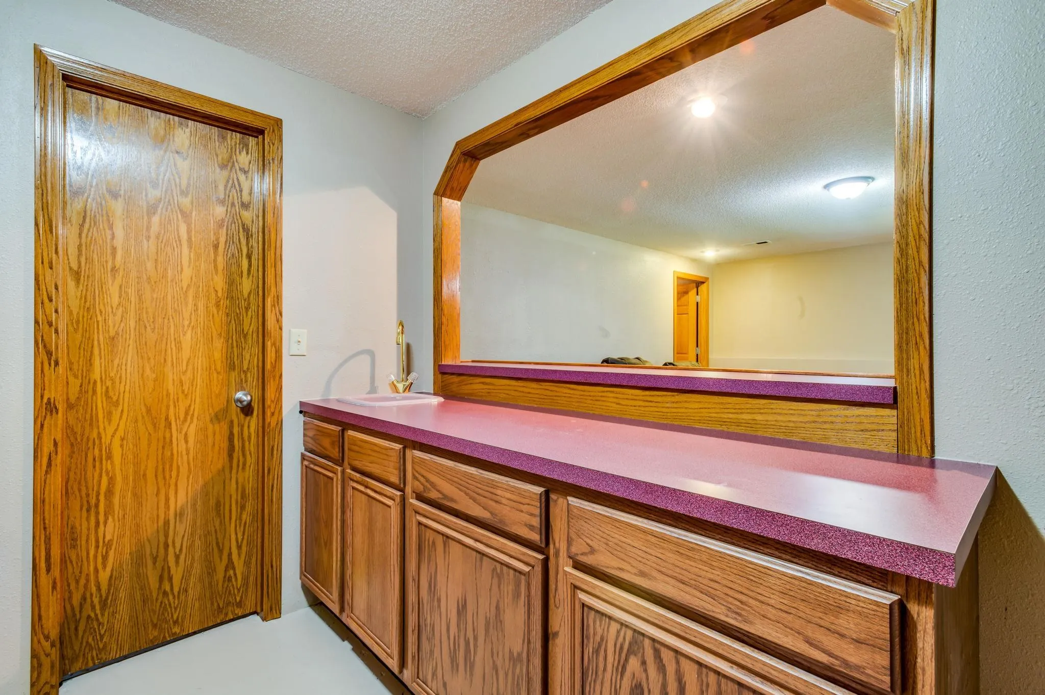 Wichita, Kansas 67212, United States, 5 Bedrooms Bedrooms, ,3 BathroomsBathrooms,Residential,Active,150500