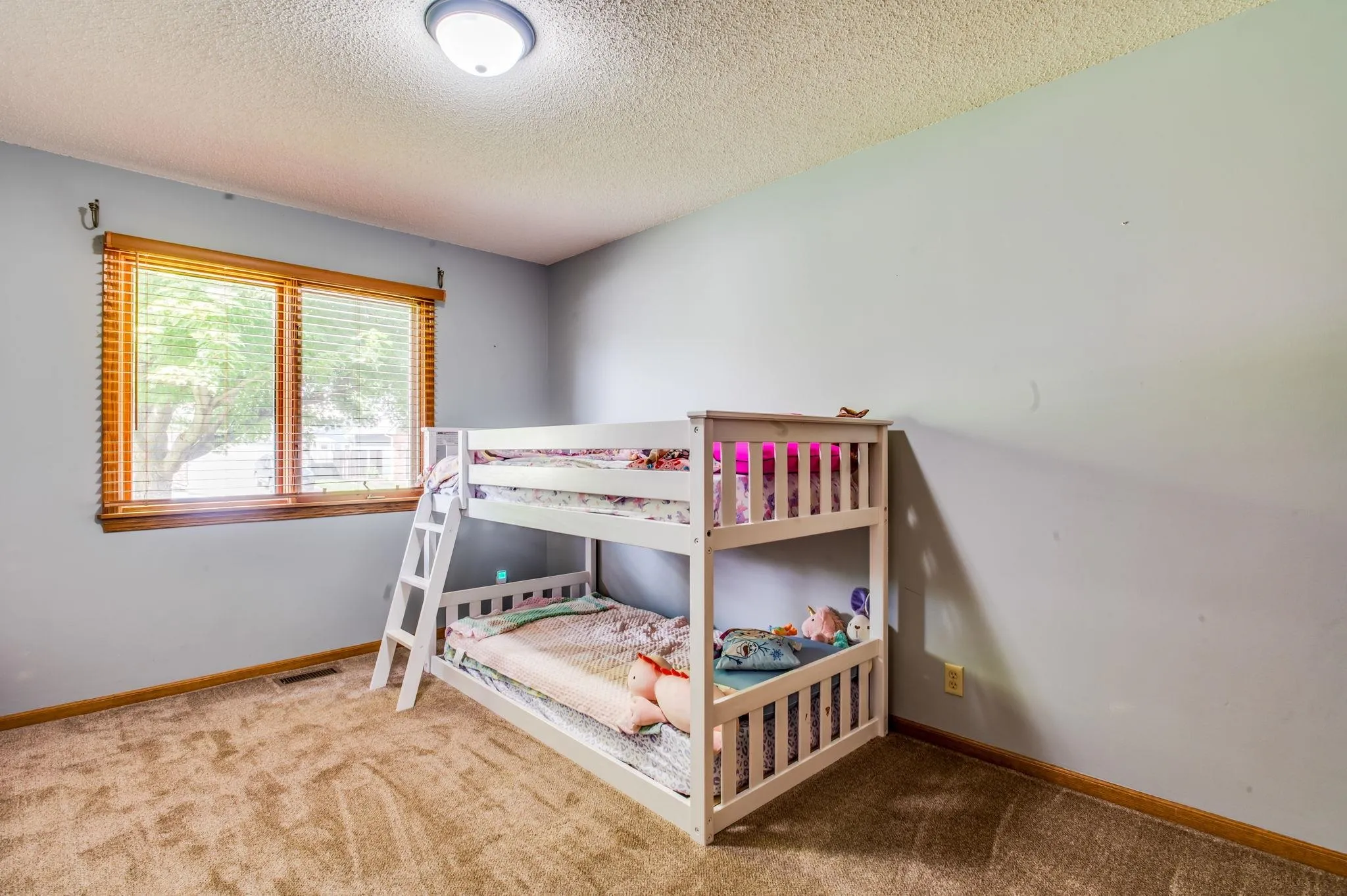 Wichita, Kansas 67212, United States, 5 Bedrooms Bedrooms, ,3 BathroomsBathrooms,Residential,Active,150500