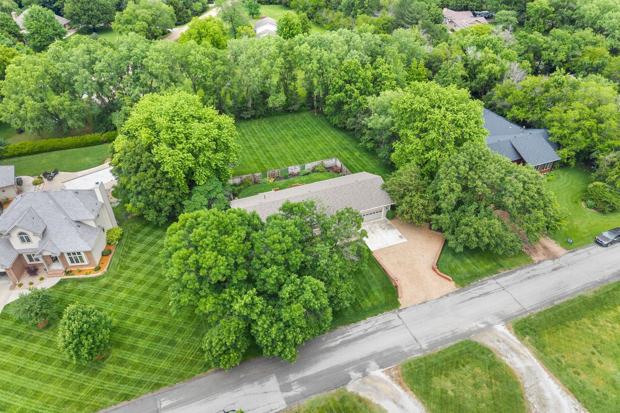 3222 Mourning Dove Ln, Newton, Kansas image 3