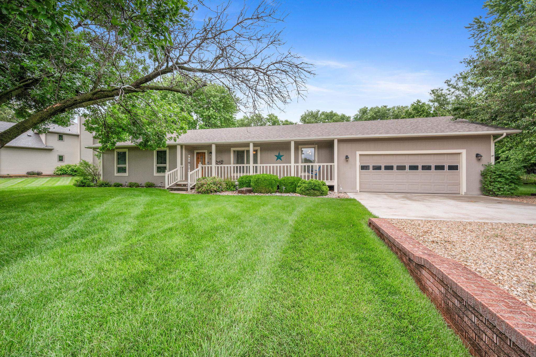3222 Mourning Dove Ln, Newton, Kansas image 1