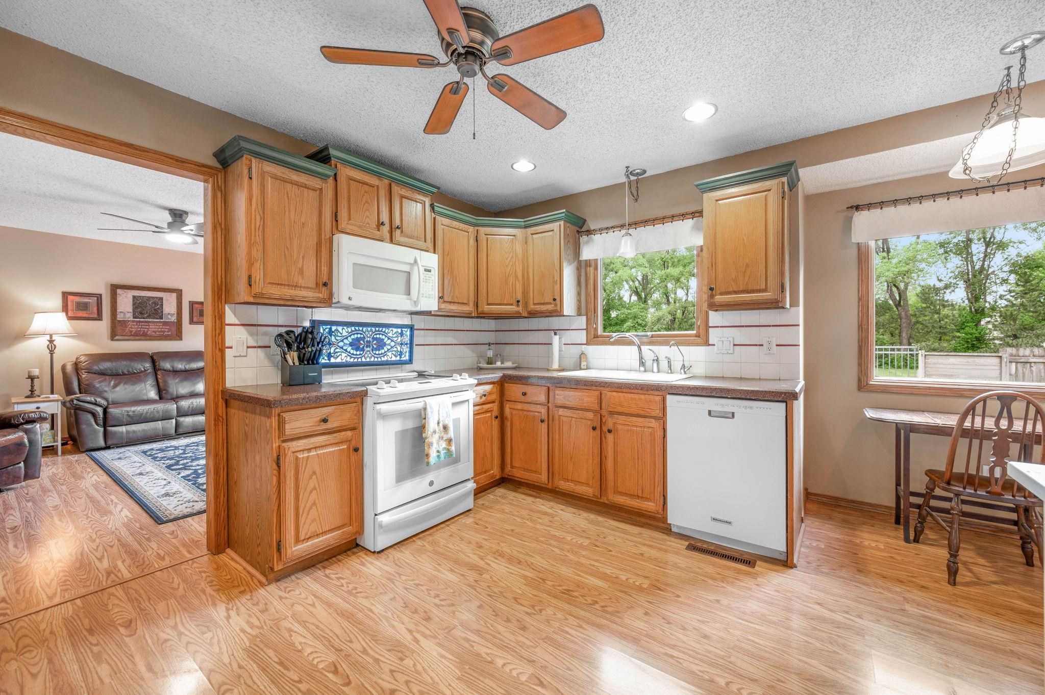 3222 Mourning Dove Ln, Newton, Kansas image 11
