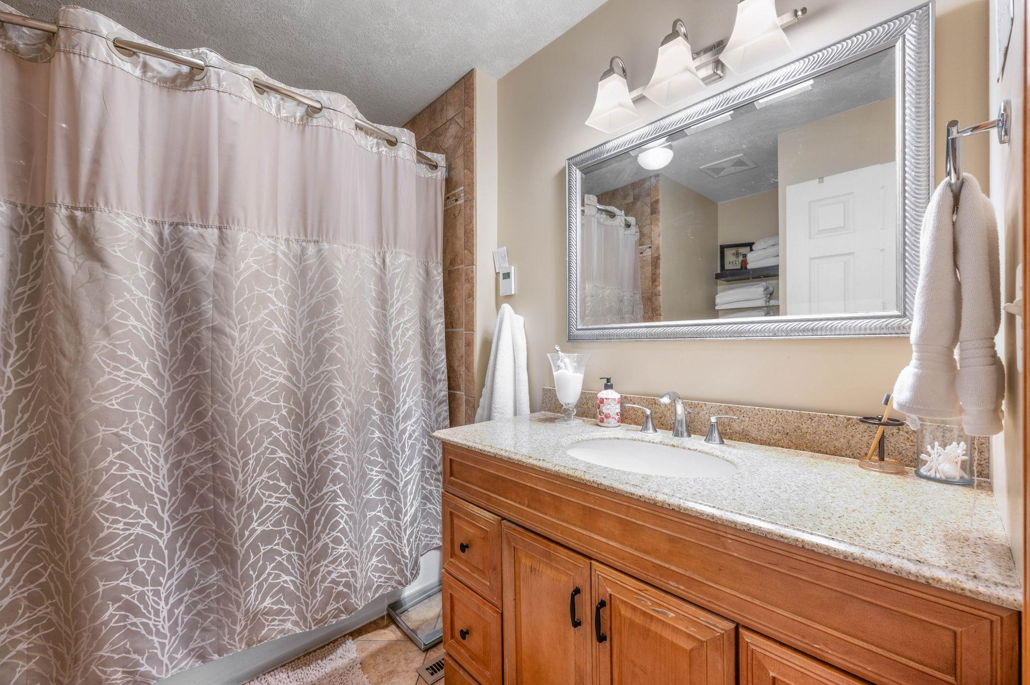 3222 Mourning Dove Ln, Newton, Kansas image 17