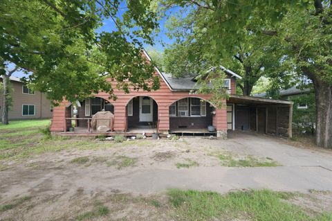 Homes For Sale - 3140 W Maple St<br/> Wichita, KS 67203