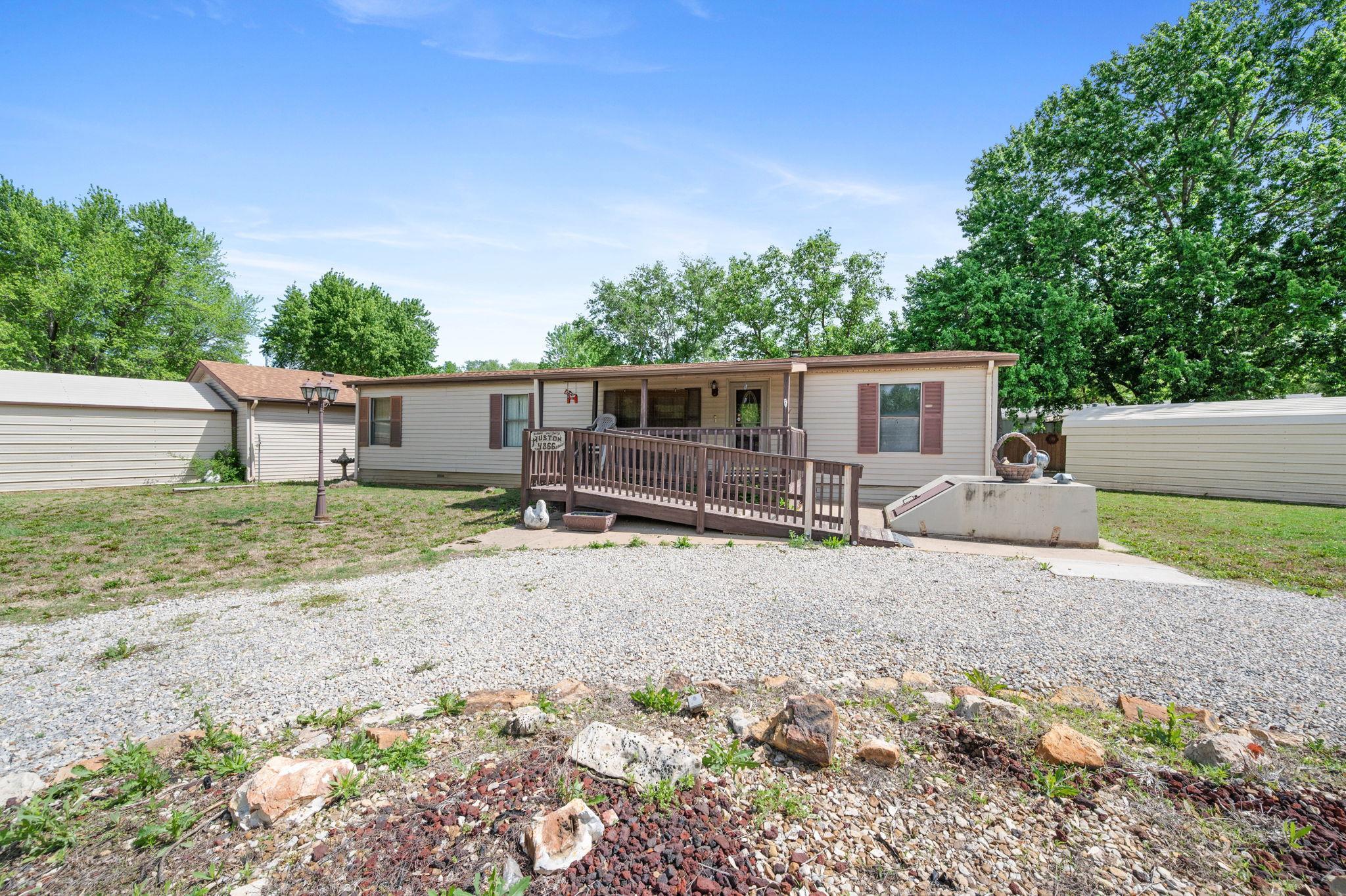 4866 S Bluff St, Wichita, Kansas image 4