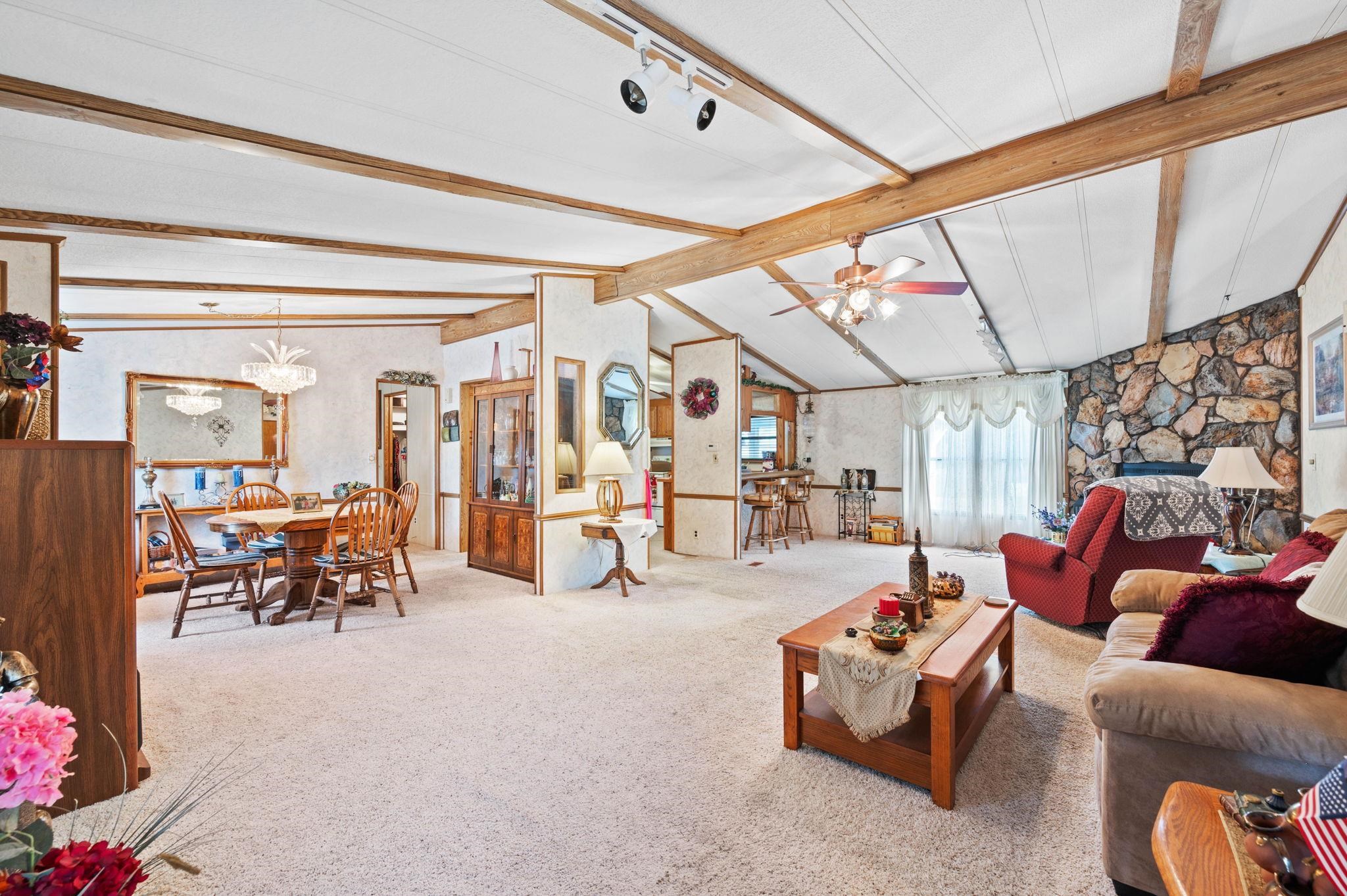 4866 S Bluff St, Wichita, Kansas image 6