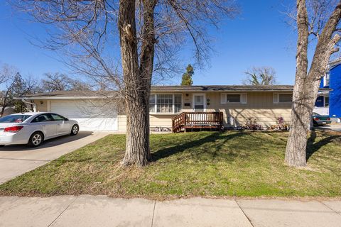 Homes For Sale - 200 E 8th<br/> Newton, KS 67114